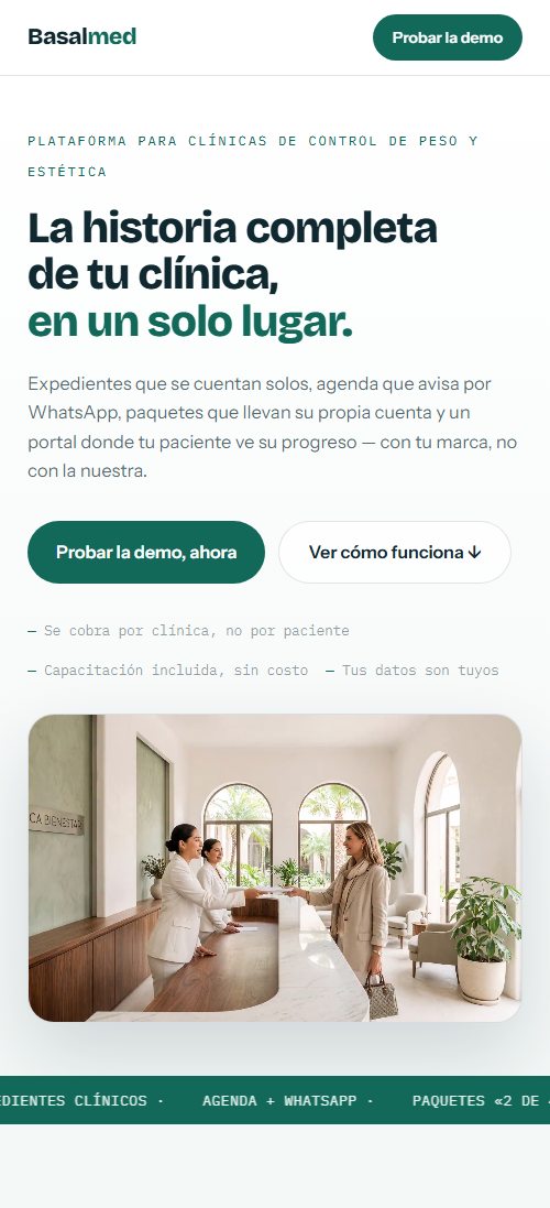 Página de inicio de Basalmed, plataforma para clínicas, en un teléfono